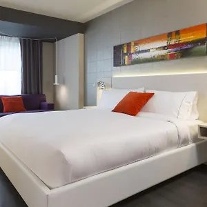 Sepia Hotel